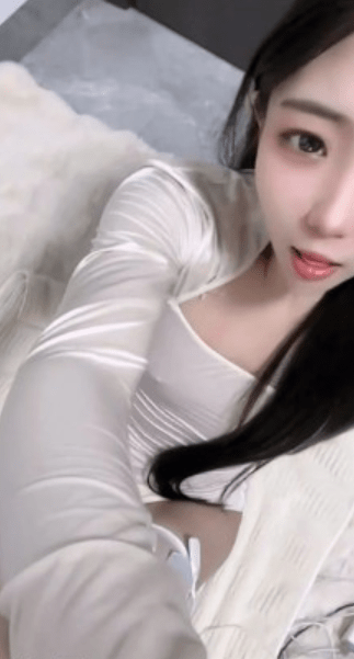 高颜值反差女神 上官婉儿 28v26.4g